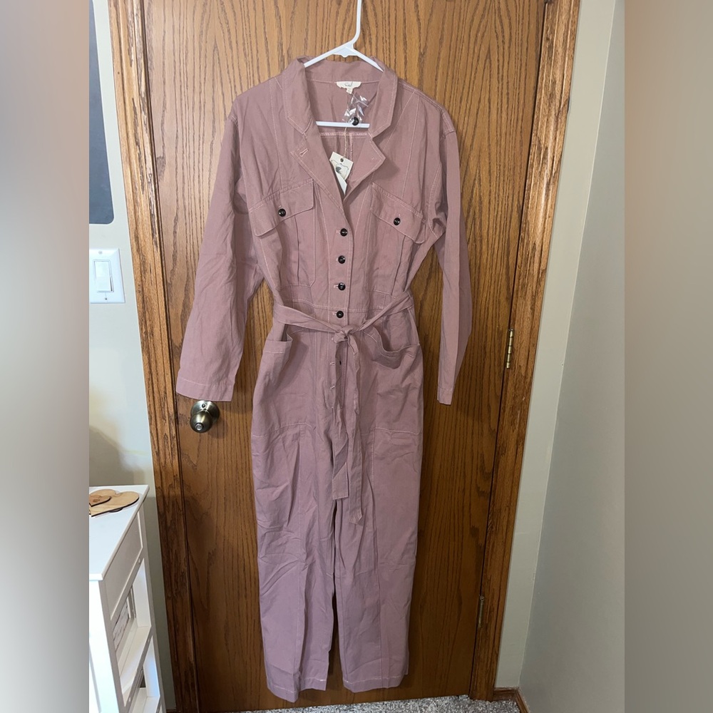 NWT Easel jumpsuit. Size Large. Super cute from smoke free home.